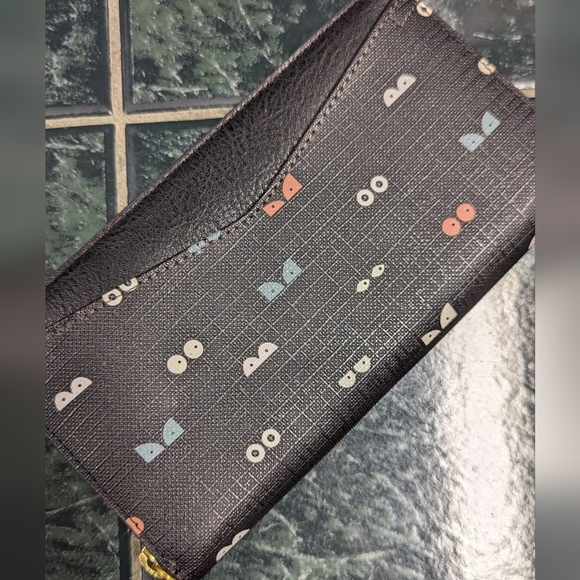 BNWT Fossil zip wallet - Picture 2 of 4